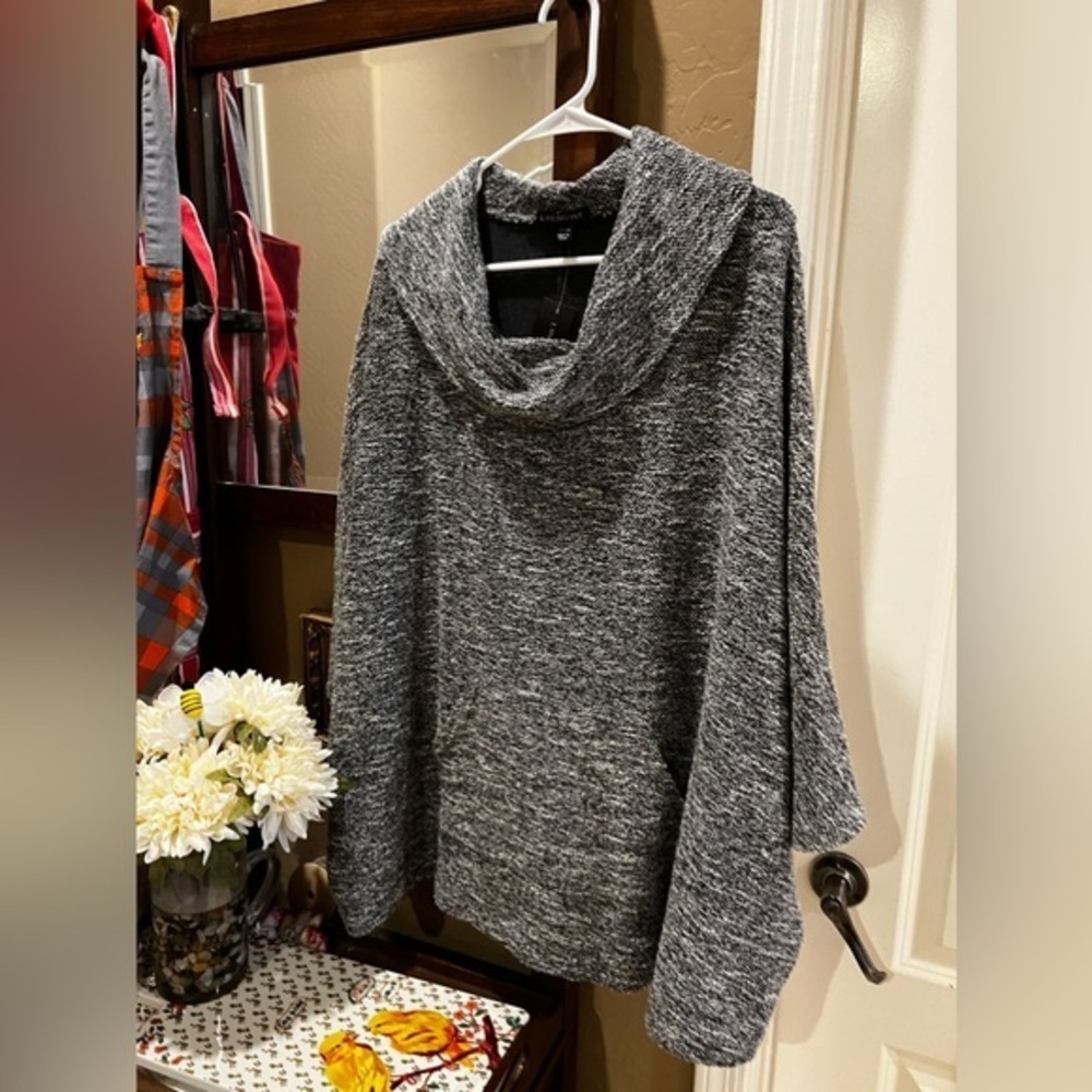 Lane Bryant Womens Poncho Style Sweater Size 22/24 Gray Cow Neck Kangaroo Pocket